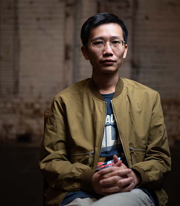 Un ex spia cinese che si fa chiamare Eric. Immagine: Australian Broadcasting Corporation